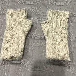 Off-white cut off gloves